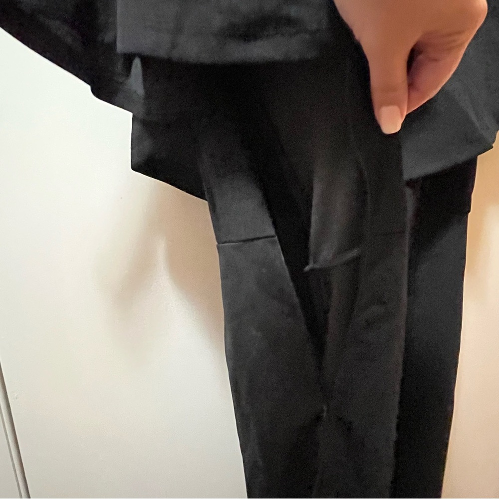 Chic Black Off-Shoulder Jumpsuit with Ruffle Detail - Picture 8 of 10